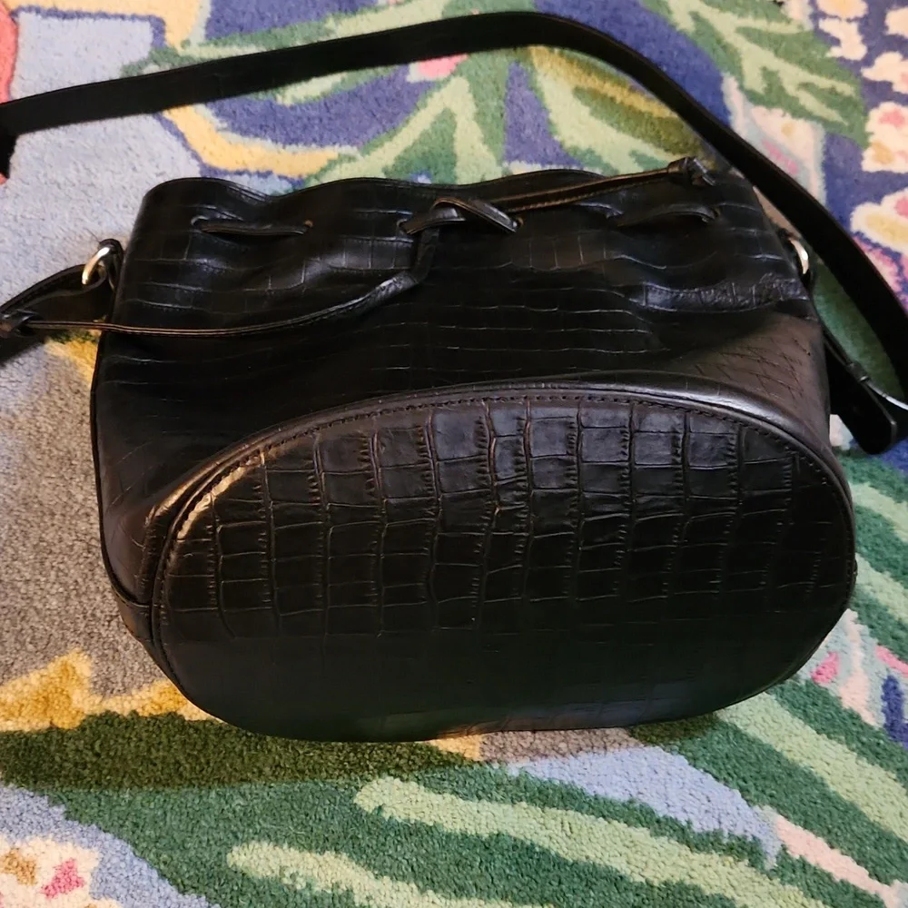 Sezane Farrow Croc Embossed Farrow Bucket Back - Picture 3 of 12